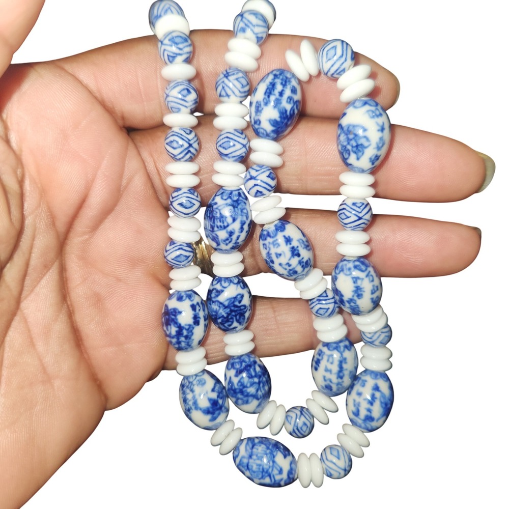Vintage Blue White Porcelain Ceramic Beaded Necklace Chinoiserie Floral Barrel